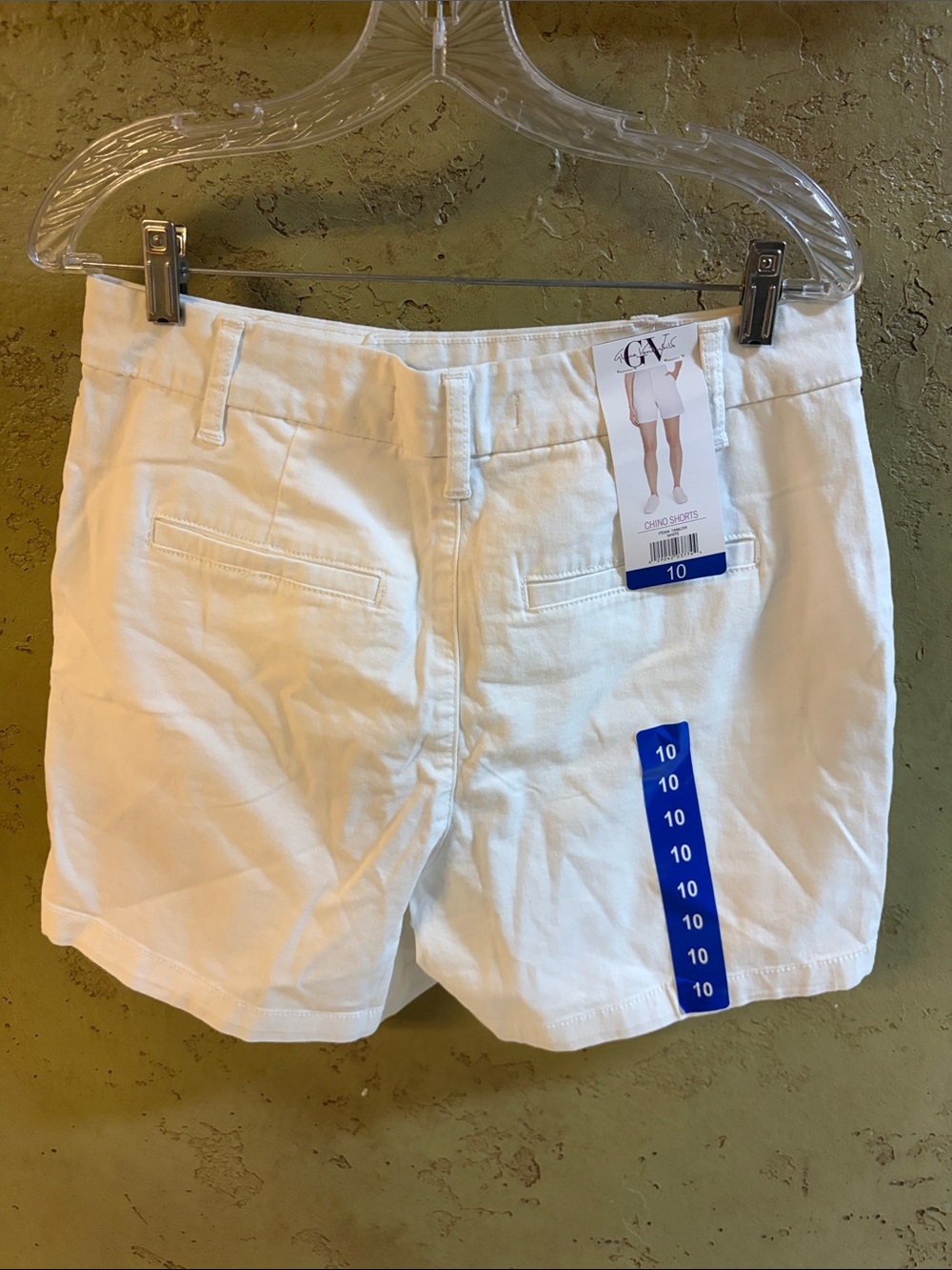 Gloria Vanderbilt White Chino Bermuda Shorts